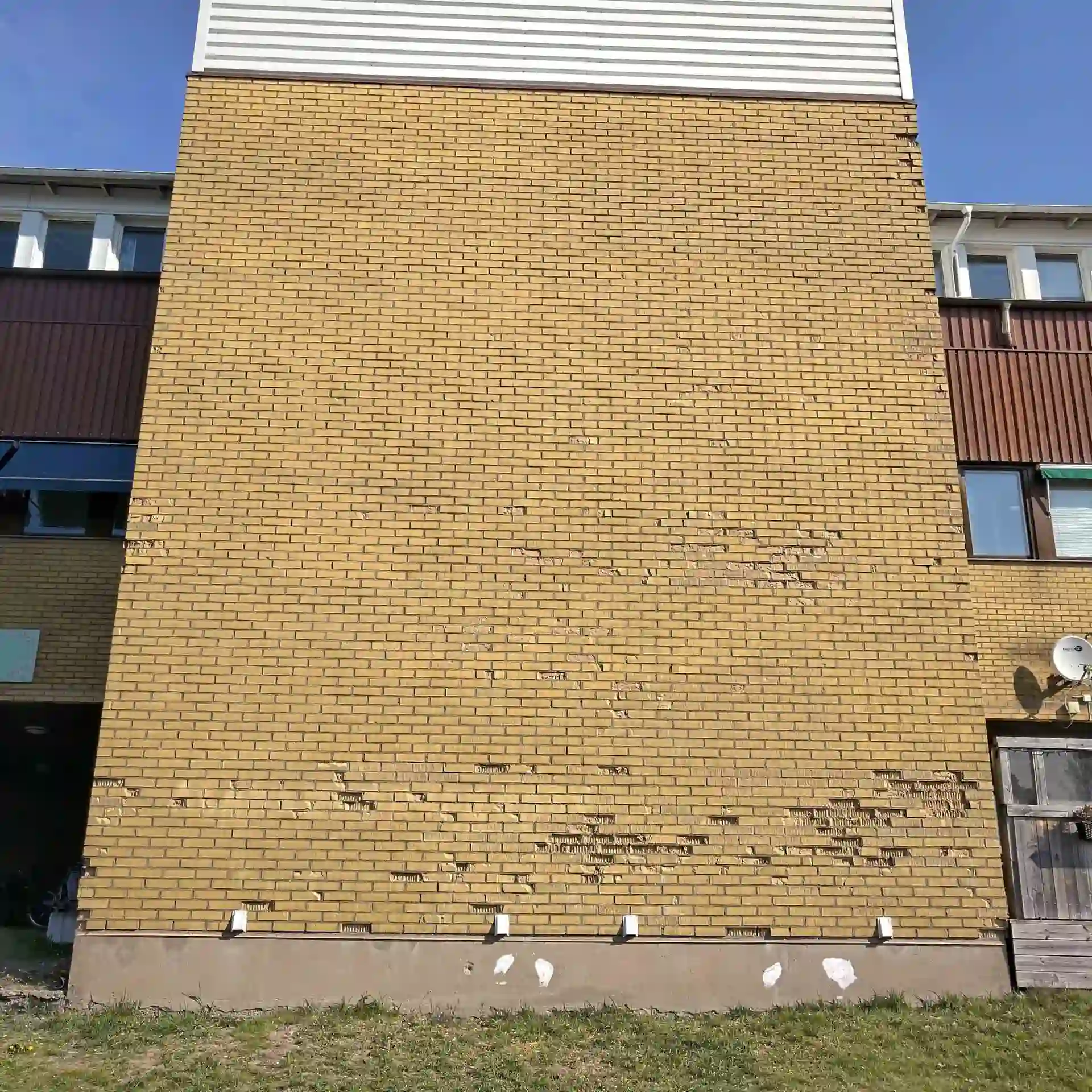Undvik att fasaden fryser sönder