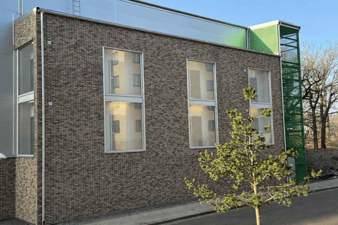 Tegelfasad utan sockel